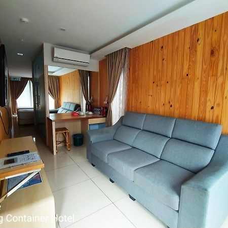 Kluang Container Swimming Pool Hotel Buitenkant foto