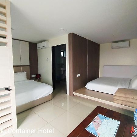 Kluang Container Swimming Pool Hotel Buitenkant foto