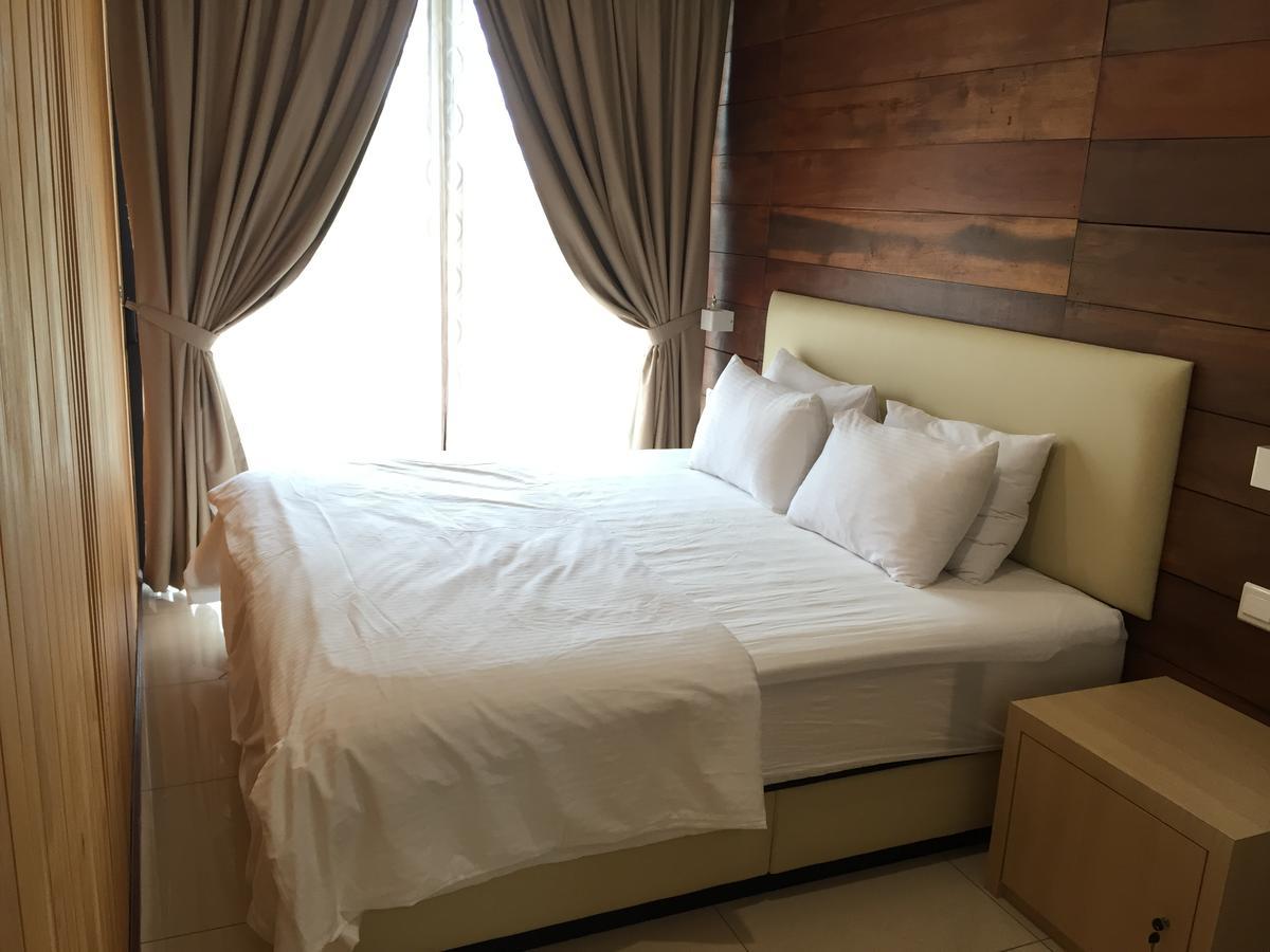 Kluang Container Swimming Pool Hotel Buitenkant foto