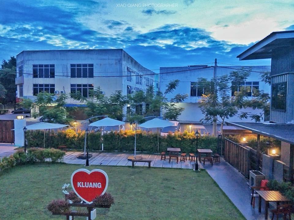 Kluang Container Swimming Pool Hotel Buitenkant foto
