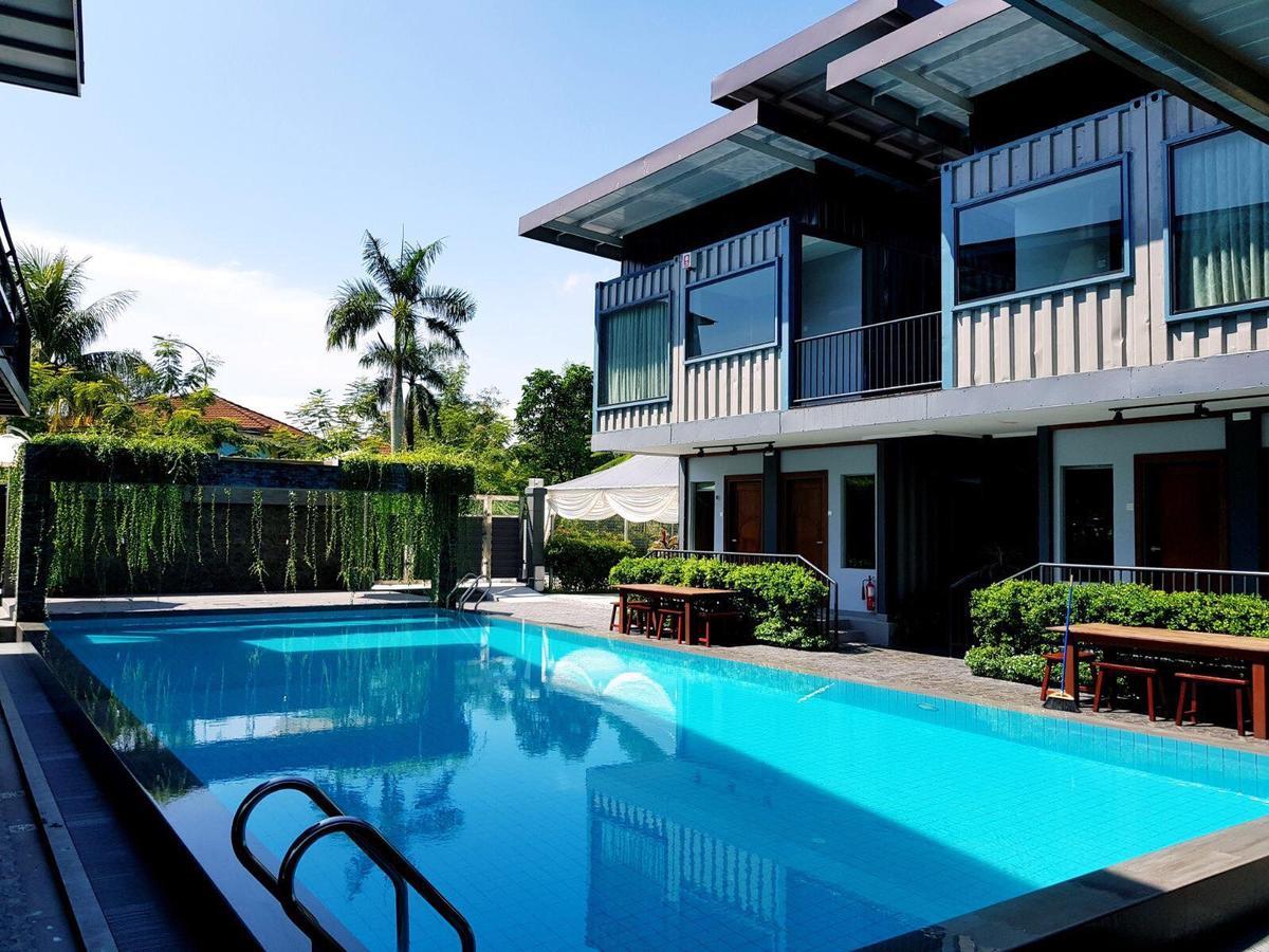 Kluang Container Swimming Pool Hotel Buitenkant foto