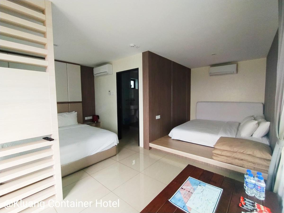 Kluang Container Swimming Pool Hotel Buitenkant foto
