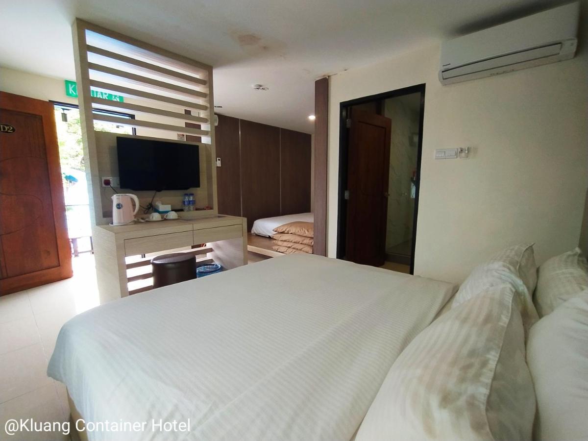 Kluang Container Swimming Pool Hotel Buitenkant foto
